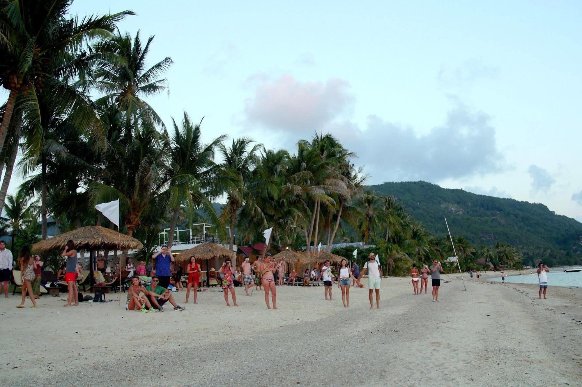 Infinity Beach Club Resort & Hostel Koh Phangan Baan Tai Exterior foto