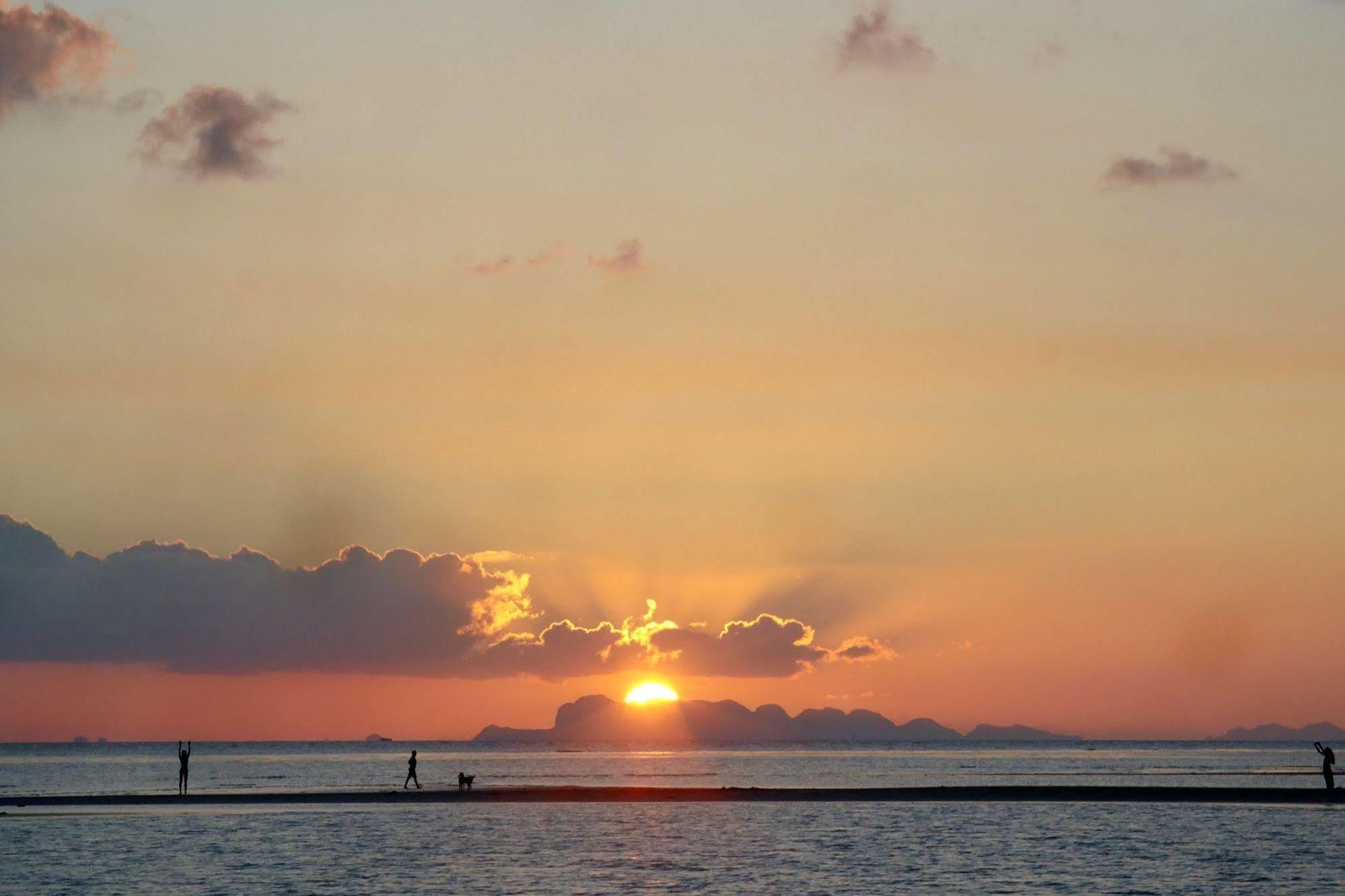 Infinity Beach Club Resort & Hostel Koh Phangan Baan Tai Exterior foto