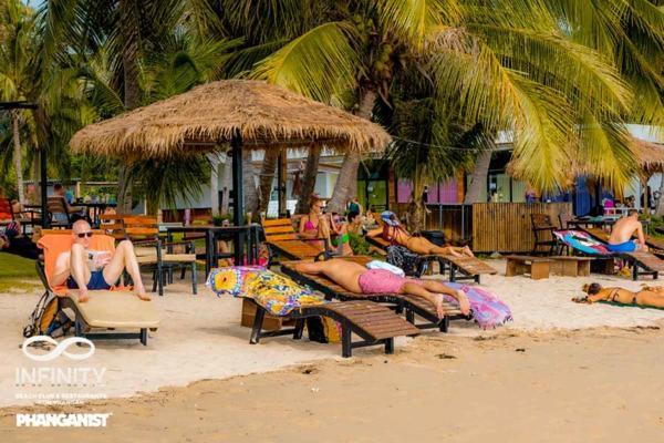Infinity Beach Club Resort & Hostel Koh Phangan Baan Tai Exterior foto