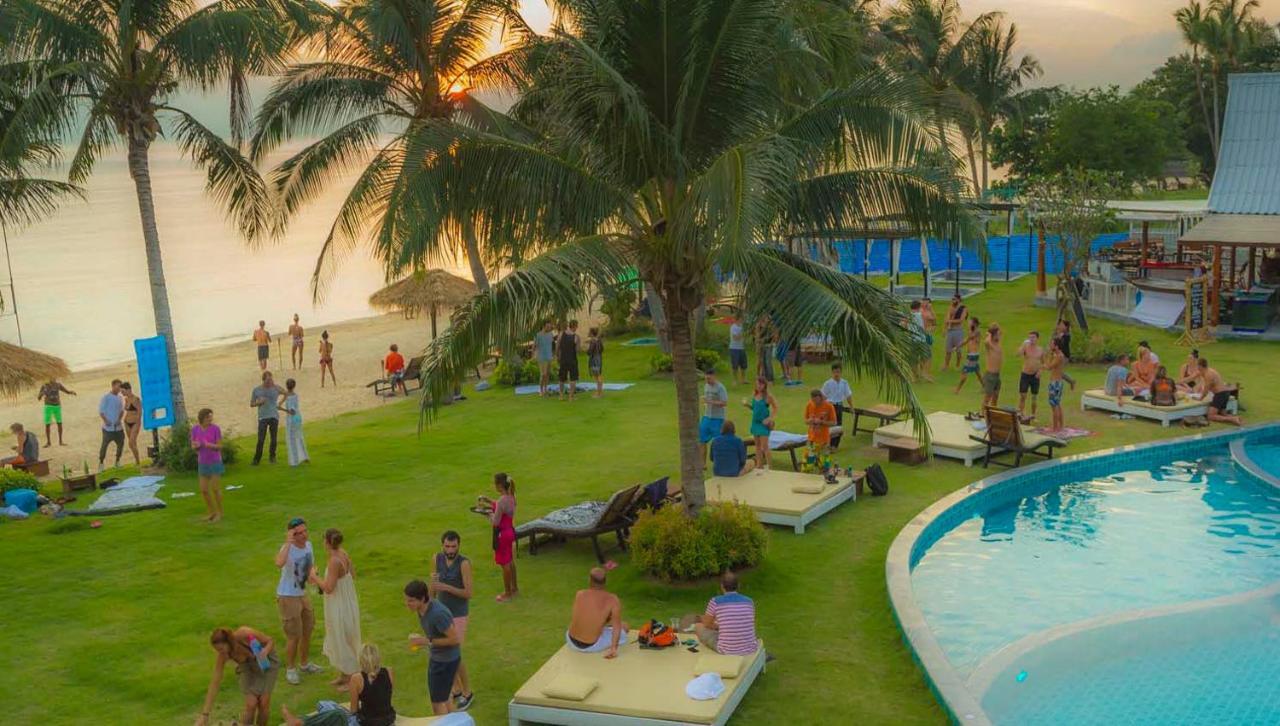 Infinity Beach Club Resort & Hostel Koh Phangan Baan Tai Exterior foto